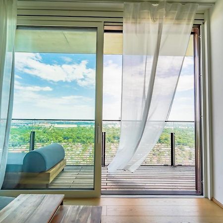 Triiiple 7Heaven - Amazing View On Top Floor With Rooftop Pool Wina Bagian luar foto