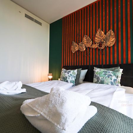 Triiiple 7Heaven - Amazing View On Top Floor With Rooftop Pool Wina Bagian luar foto